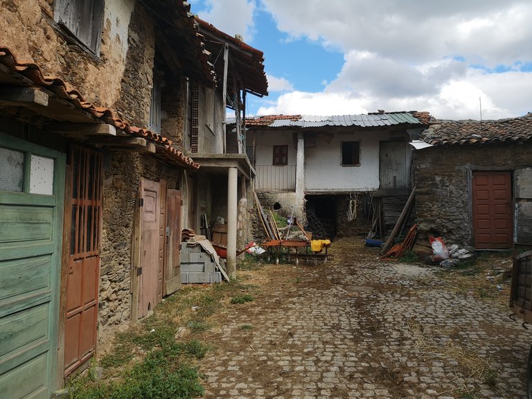 Pátio das Cantigas in Bairro de Baixo